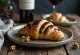 Croissant de Vinho do Porto servido