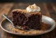 Kladdkaka com sabor a caracóis de canela, rico e doce