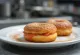 Donut de Salmonberry servido fresco