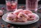 Macarons de punch sem álcool servidos
