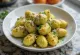 Gnocchi com pesto servido