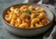 Mac & cheese BBQ servido