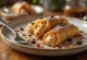 Cannoli com recheio de caramelo, recheio fresco de mascarpone, decorado com amêndoa e chocolate