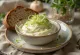 Creme de barrar prebiótico de requeijão e alho-francês com salsa fresca