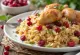 Arroz basmati fofo coberto com bérberis vermelhas e açafrão